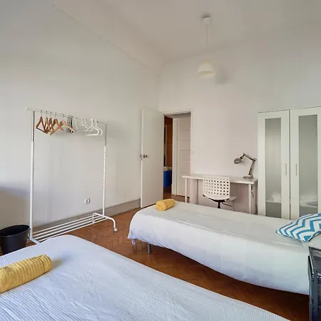 Spacious With Balcony In A Coliving In Alameda شقة *