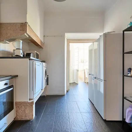 Spacious With Balcony In A Coliving In Alameda *