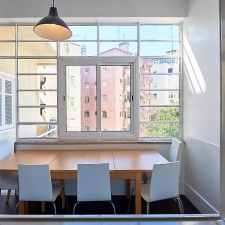 Spacious With Balcony In A Coliving In Alameda Alloggio in famiglia
