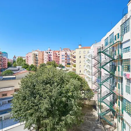 Spacious With Balcony In A Coliving In Alameda شقة *