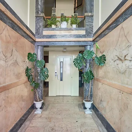 Spacious With Balcony In A Coliving In Alameda شقة *