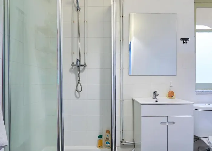 Spacious With Balcony In A Coliving In Alameda Privatunterkunft Lissabon