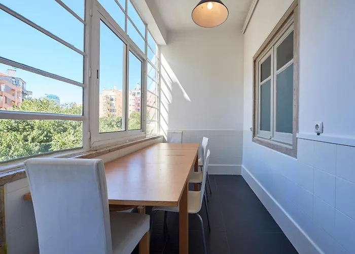 Spacious With Balcony In A Coliving In Alameda